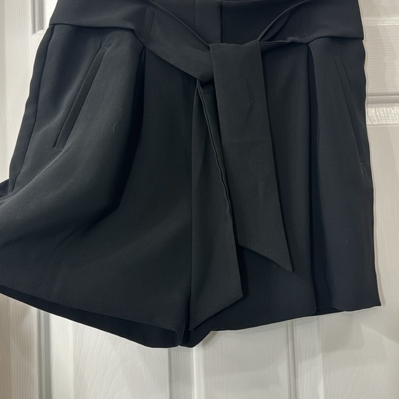 H&M high waisted belt tie shorts LIKE NEW - Picture 4 of 7